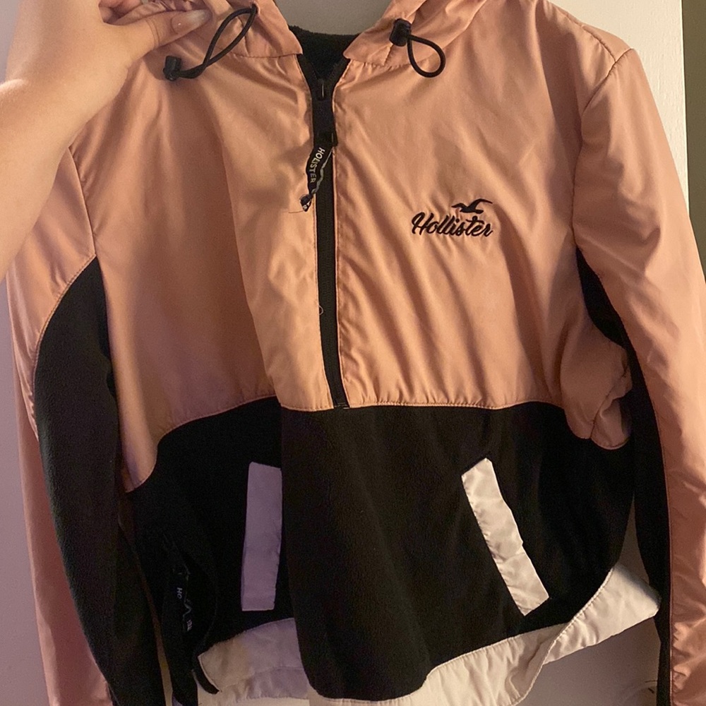 Cropped windbreaker